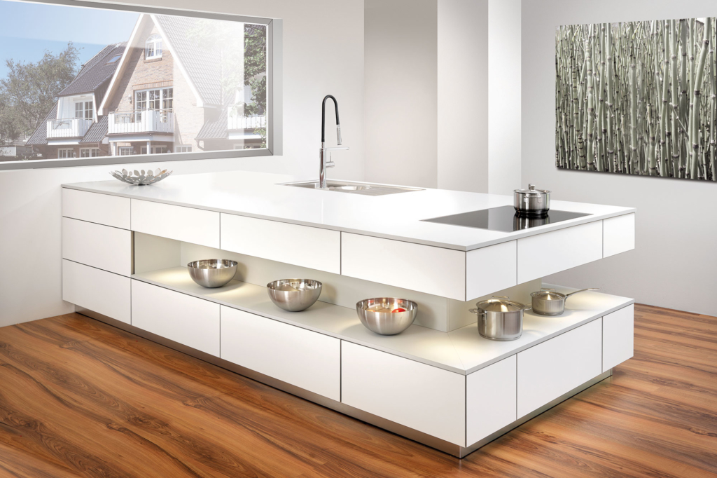 Weiße Küchen bei „Deutsche Küchen ab Werk“ für Mallorca Ibiza